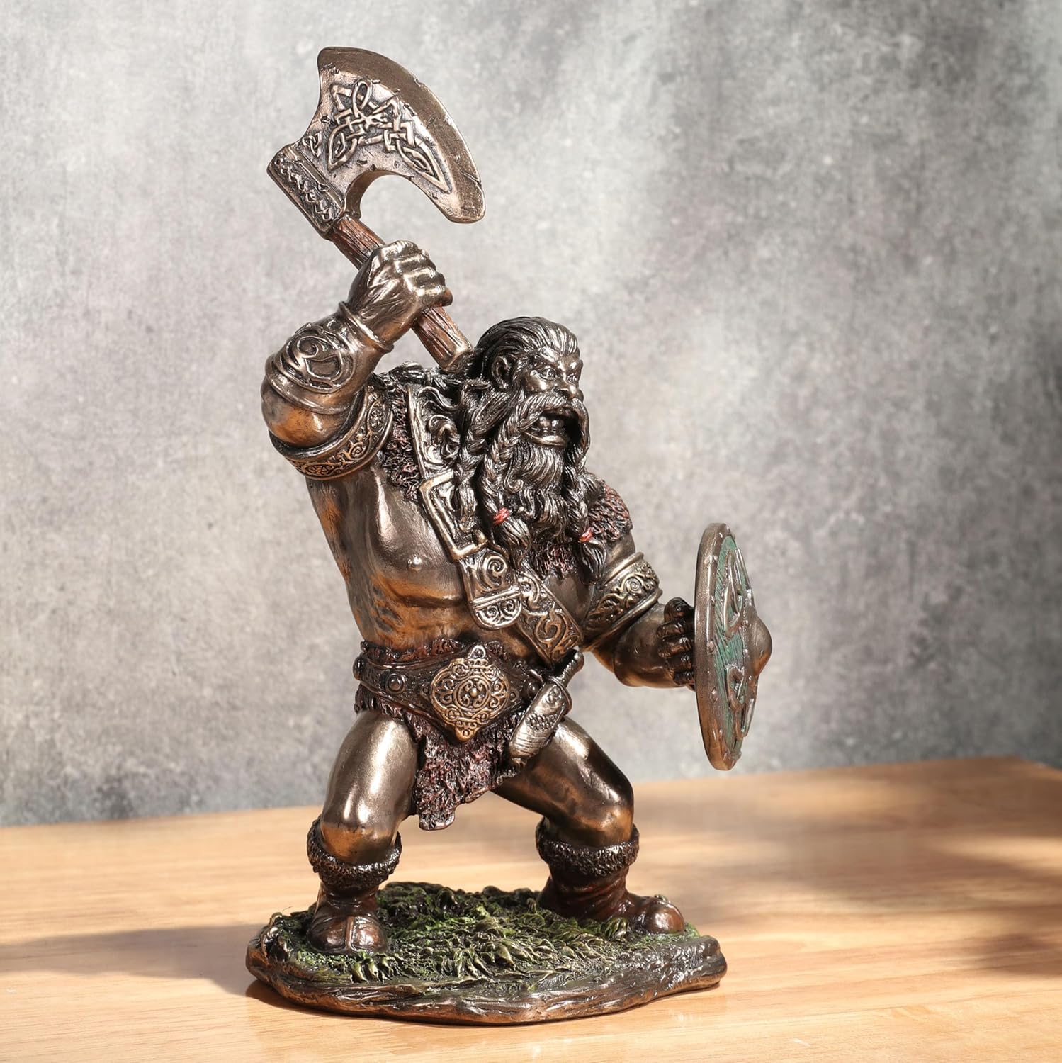 Wiking Berserker – Wojownik Północy z Toporem i Tarczą